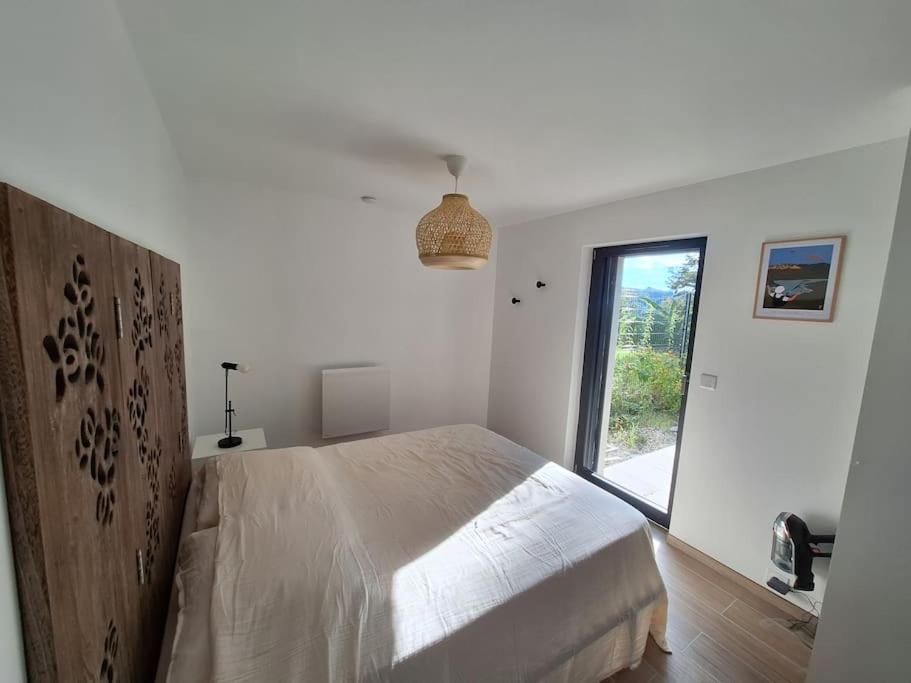 Logement Neuf A 2 Pas Du Lac La Bridoire Extérieur photo