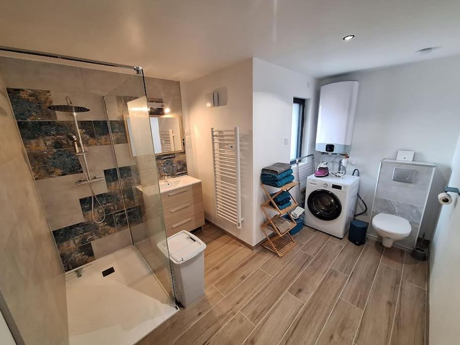 Logement Neuf A 2 Pas Du Lac La Bridoire Extérieur photo