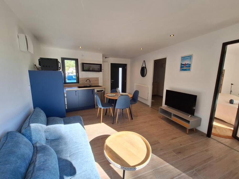 Logement Neuf A 2 Pas Du Lac La Bridoire Extérieur photo