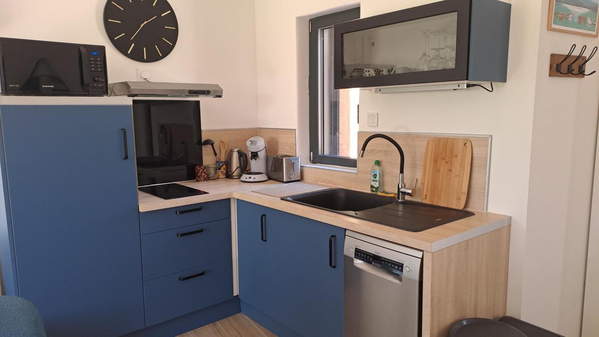 Logement Neuf A 2 Pas Du Lac La Bridoire Extérieur photo