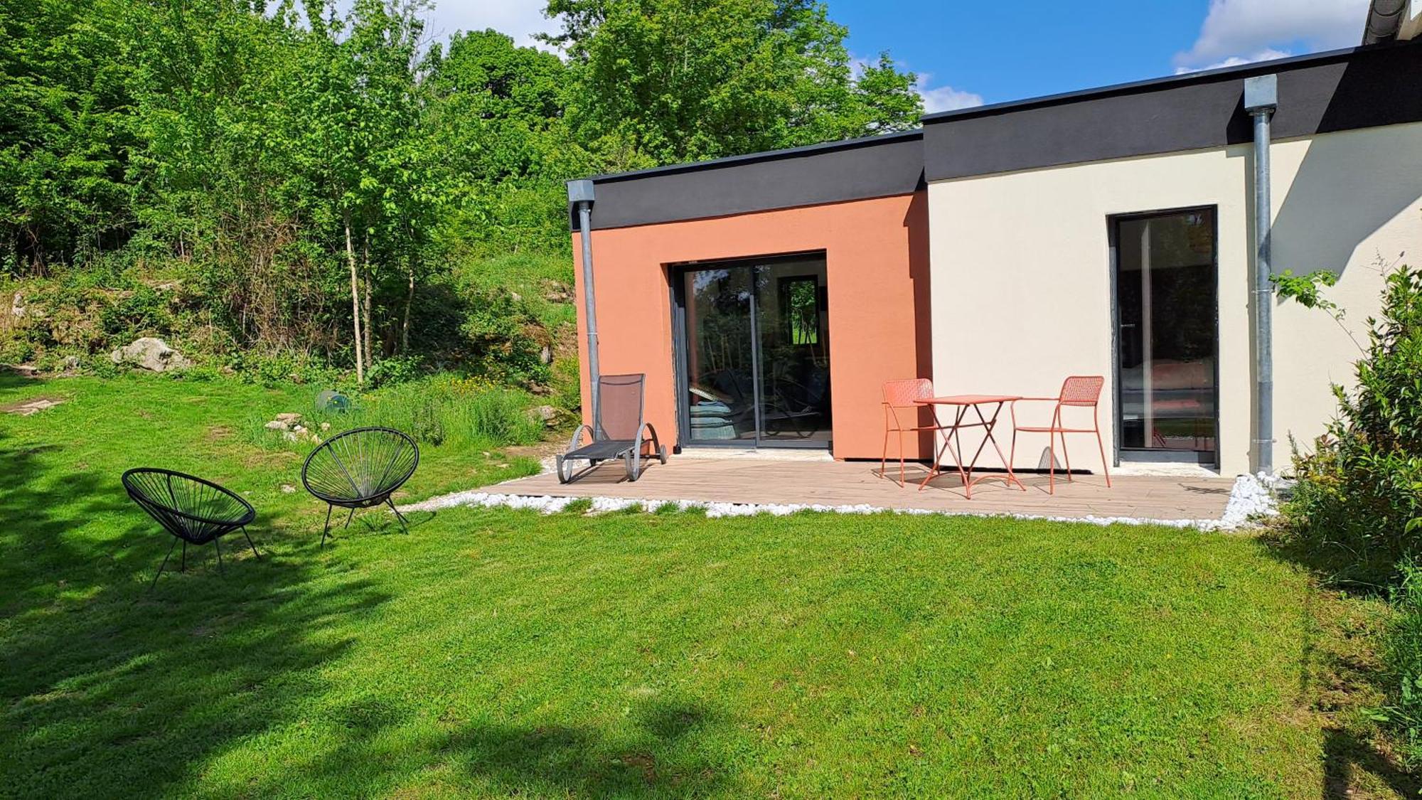 Logement Neuf A 2 Pas Du Lac La Bridoire Extérieur photo